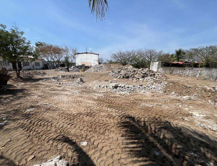 El terreno, limpio y despejado