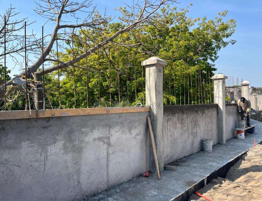 Aplanado de la barda del fondo